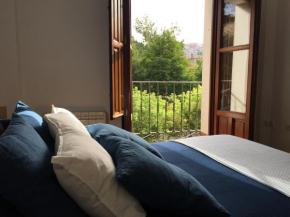 Гостиница Apartamentos Viejo Continente  Куэнка